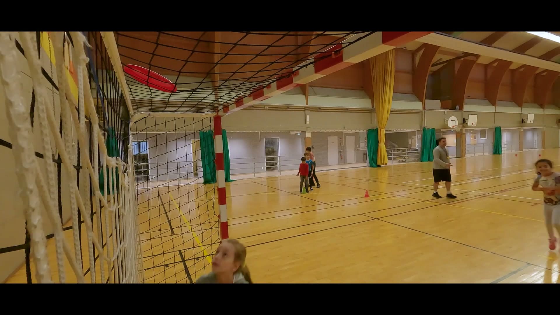 Gymnase de Seloncourt avec enfants